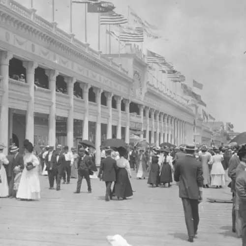 Hog Island Was One Of New York's Popular Beach Destinations – Until It Disappeared Forever