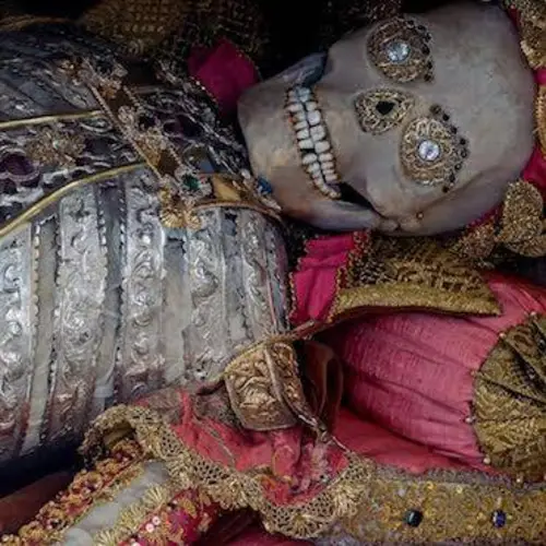 12 Creepy Photos Of The Dazzling Skeletons Hidden In Europe's Churches