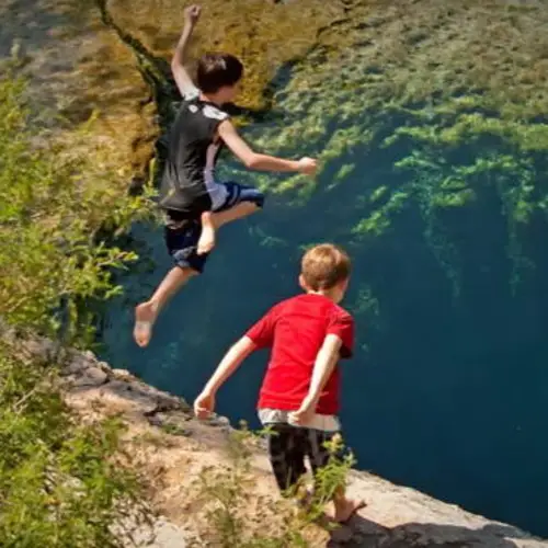 Why Jacob's Well Is One Of The World's Most Alluring Diving Spots — And The Most Dangerous