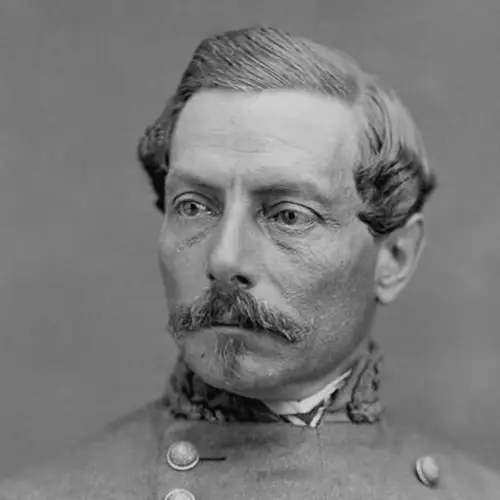 Archaeologists Discover Hair Dye Bottles Used By Civil War Soldiers Posing For Portraits