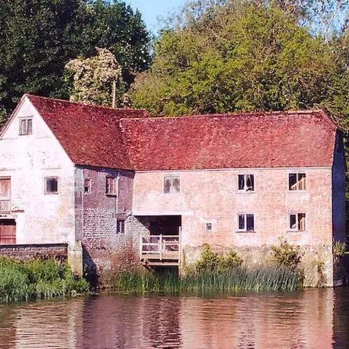 Ancient British Mill-Turned-Museum Is Making Flour Again To Help With COVID-19 Shortage