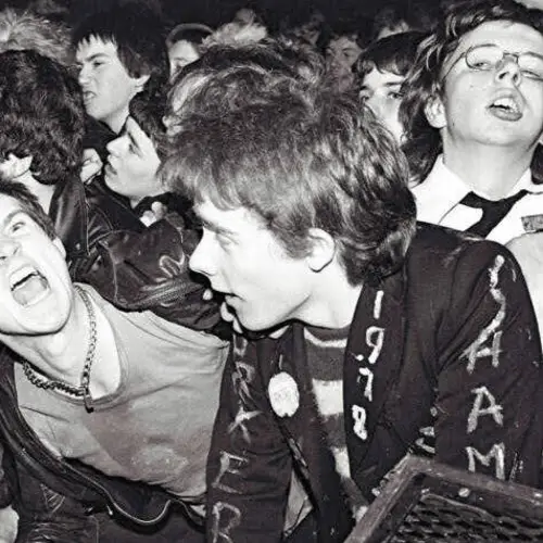 32 Intimate Images From The Heyday Of British Punk