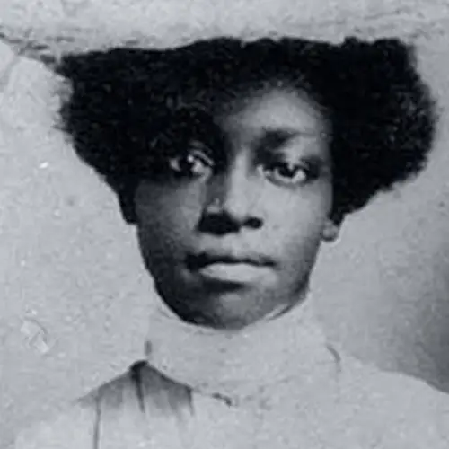 27 Rarely Seen Photos Of 'High-Society' Black Women During The Victorian Era