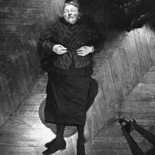33 Chilling Photos Of Vintage Crime Scenes At The Birth Of Forensic Photography