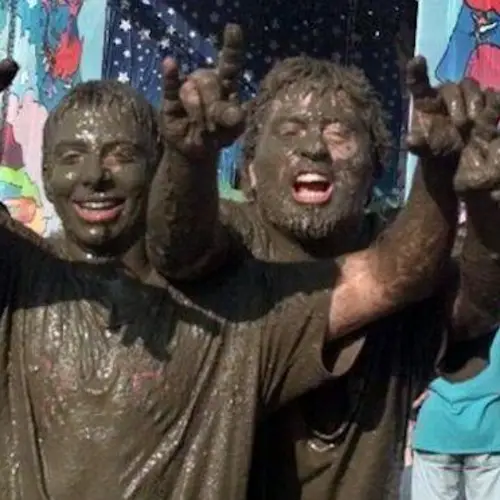 The Woodstock 99 Disaster, In 33 Photos Of Chaos And Destruction