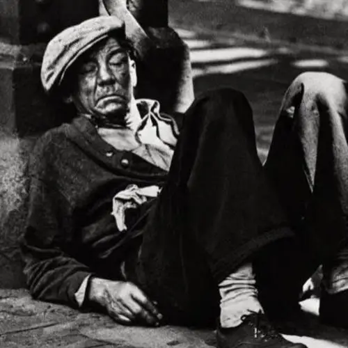 44 Gritty Images Of New York's Bowery, From Street Gangs To Punk Rock