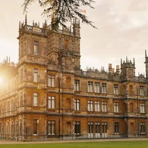33 Photos Of Highclere Castle, The Real-Life Downton Abbey House