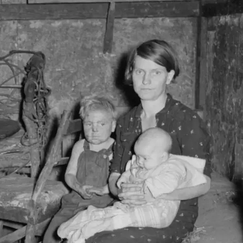 44 Photos Of Appalachia That Capture The Region's Centuries-Long Struggle With Poverty