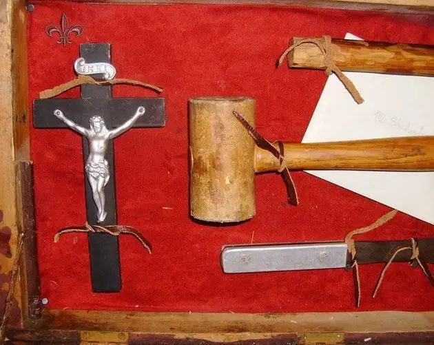 Vampire Kit Cross