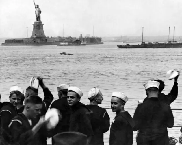 USS Pennsylvania Sailors Arriving In New York