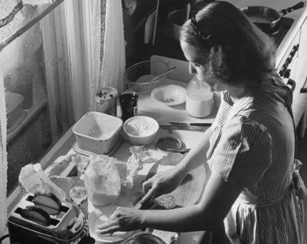 american mother 1941 cooking