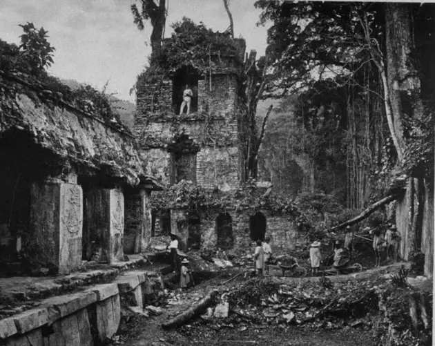 Maya Palace Of Palenque