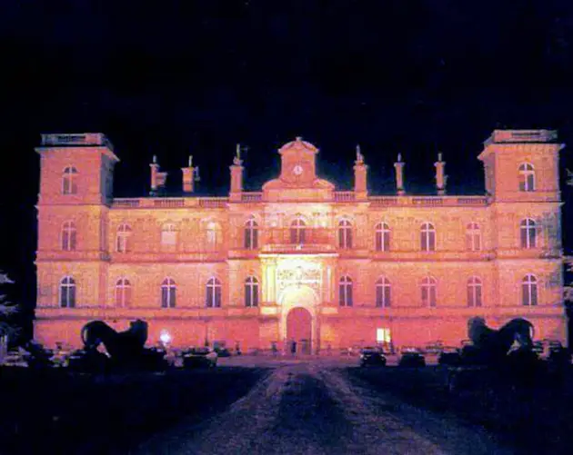 Chateau De Ferrières Exterior
