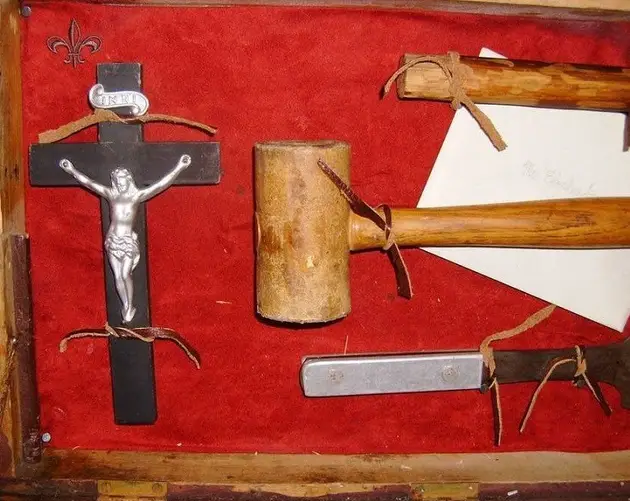 Vampire Kit Cross