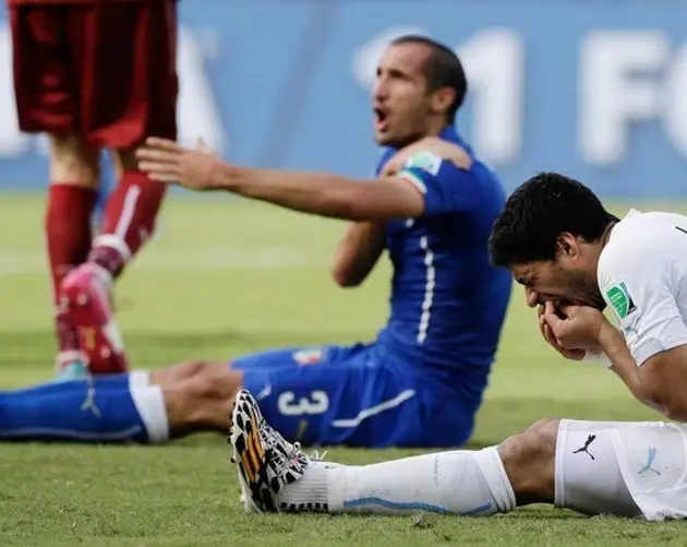Giorgio Chiellini Get Bitten