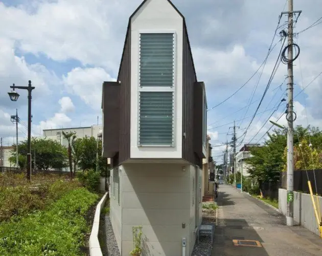 River Side House Front