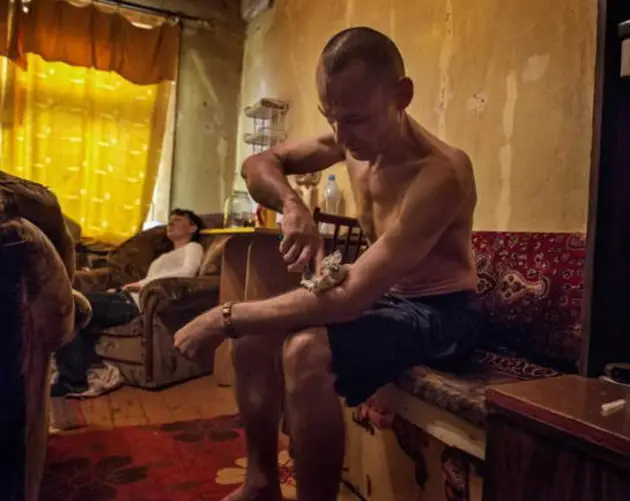Krokodil User Injecting