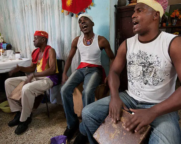 Cajon De Muertos Men