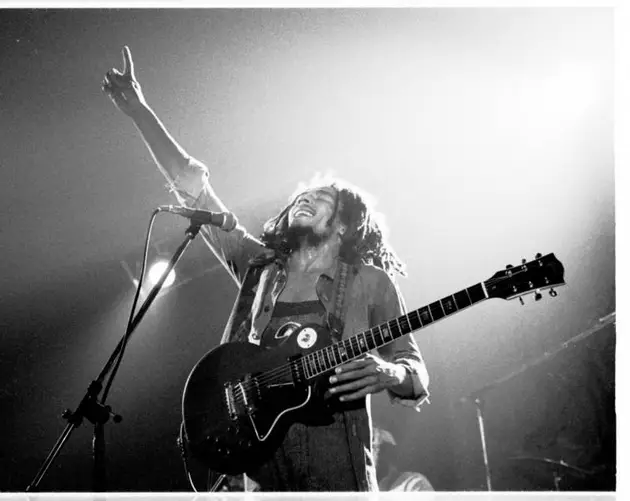 Bob Marley Photos Finger