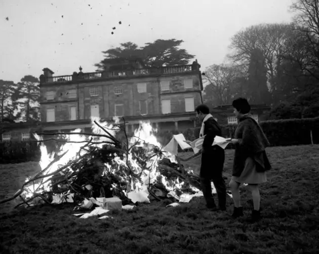 Scientology Bonfire Saint Hill Manor Sussex Uk Nov 29 1968
