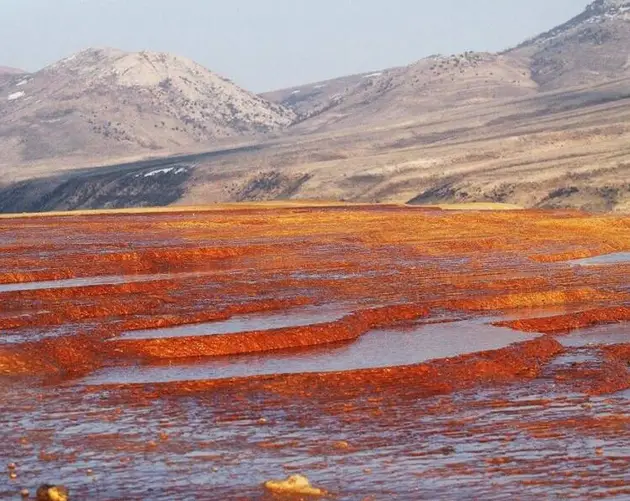 Red Ground Of Badab E Surt
