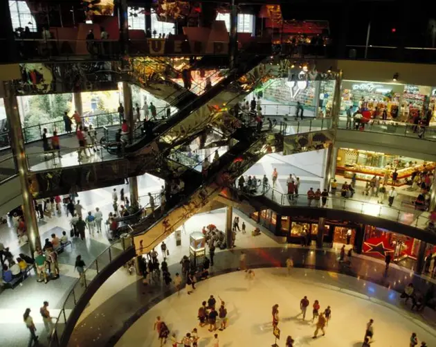 Vintage Mall Photo In 1992