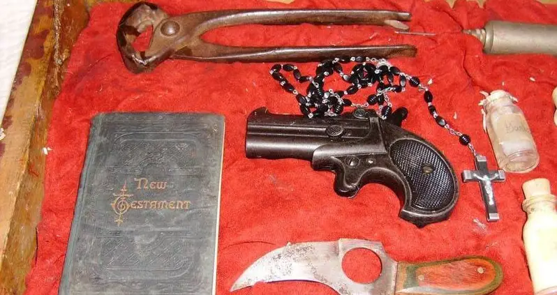 The Incredible Vampire Hunting Kit From The 1800’s