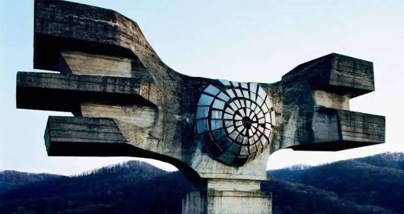 40 Chillingly Beautiful Abandoned Photographs