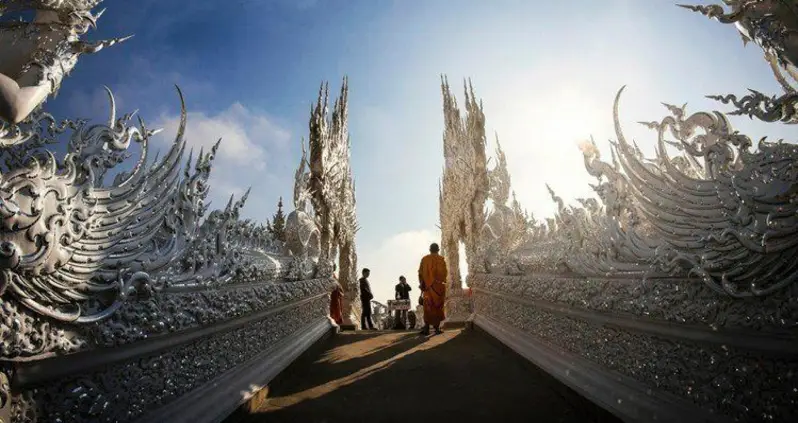 The Sci-Fi Buddhist Temple That Is Wat Rong Khun