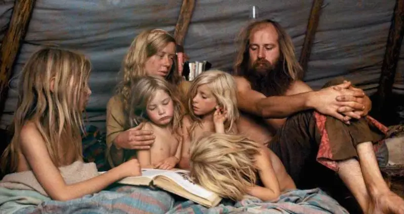 Society’s Dropouts: 31 Eye-Opening Photos Of America’s 1970s Hippie Communes