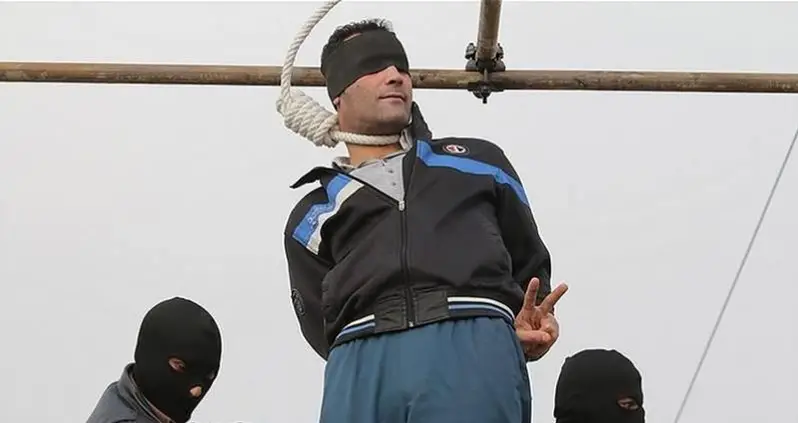 Iranian Man Spreads Message Of Peace And Victory Before Execution