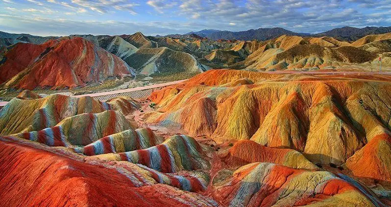 You’re Not On Drugs: China’s Super-Saturated And Rainbow Mountains Are Real