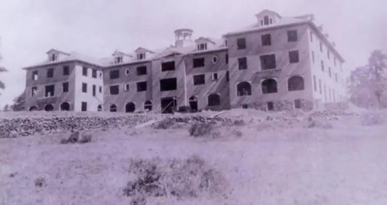 33 Photos That Show Why The Stanley Hotel Is One Of The Creepiest Places On Earth