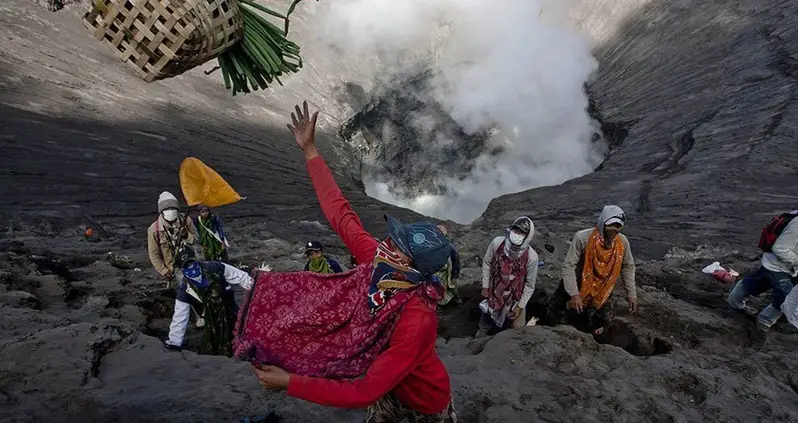 The Indonesian Ritual That Takes Place On An Active Volcano