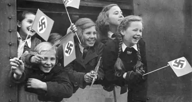 Everyday Life In Nazi Germany: 33 Photographs Of “Normal” Life In The Third Reich
