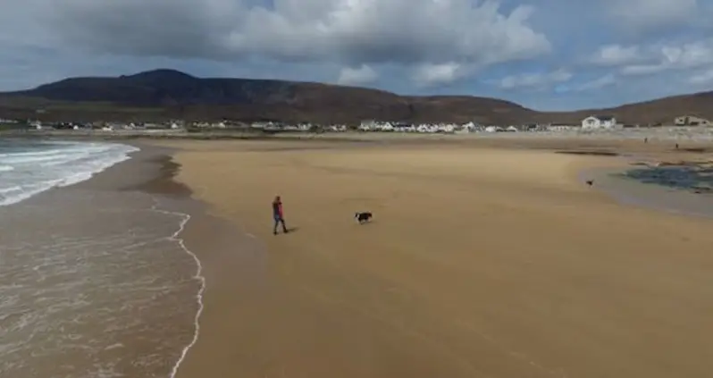 Ireland’s Dooagh Beach Suddenly Reappears 33 Years After Vanishing Entirely