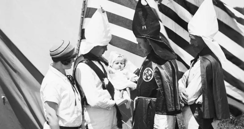 Disturbing Historical Photos That Reveal What It’s Like To Grow Up In The KKK