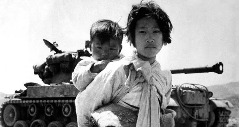 30 Heartbreaking Photos From The Korean War