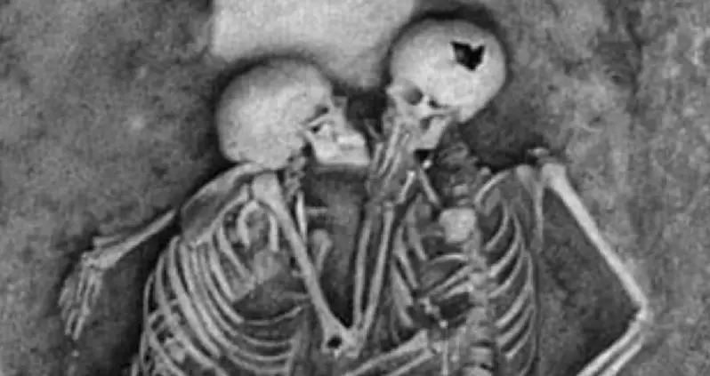 The Mystery Of The Hasanlu Lovers, The Intertwined Skeletons Who Perished In An Ancient Massacre