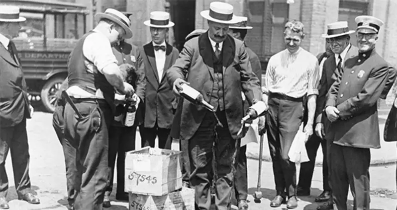 10,000 People Died Because The Government Poisoned Alcohol During Prohibition