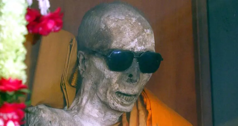 Luang Pho Daeng, The Coolest Mummy In The World