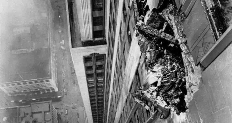 12 Dramatic Photos Of The Empire State Building Plane Crash