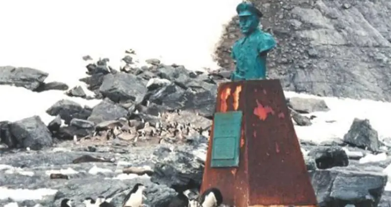 Elephant Island Might Be The Most Beautiful Deserted Place On Earth