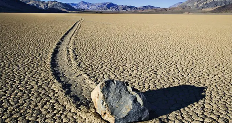 These Boulders Appeared To Glide Through The Desert On Their Own – Then Scientists Figured Out Why