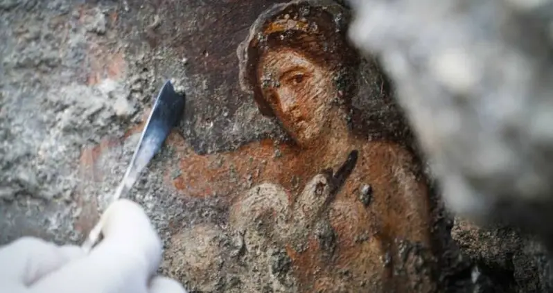 An Ancient Roman Erotic Fresco Painting Has Just Been Uncovered In Pompeii