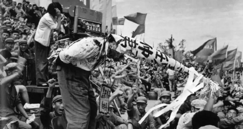 44 Disturbing Pictures Of China’s Cultural Revolution