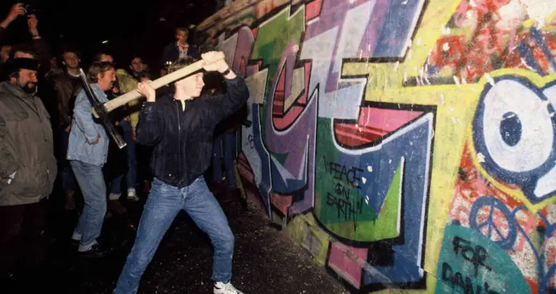 57 Photos Of The Day The Berlin Wall Fell