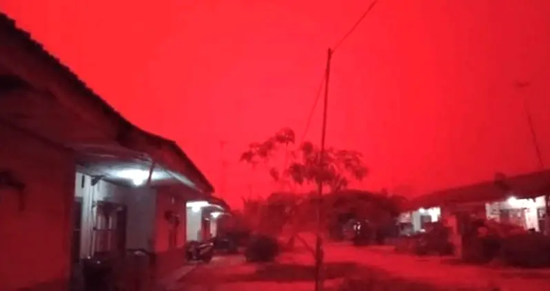 Blood-Red Skies Created By Manmade Fires Make Indonesia Look Like Mars