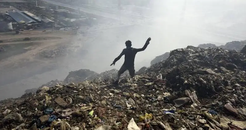 21 Startling Images Of India’s Biggest Landfill That’s Almost As Tall As The Taj Mahal