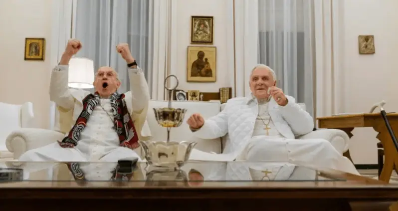 Did Pope Benedict XVI And Pope Francis Really Have Those Heart-To-Hearts From <em></noscript>The Two Popes</em>?